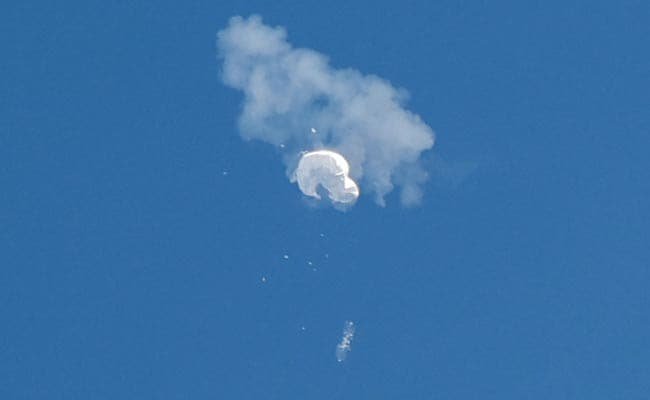 वीडियो में दिखाया गया है कि चीनी गुब्बारे को अमेरिकी मिसाइल से गिराया गया था
