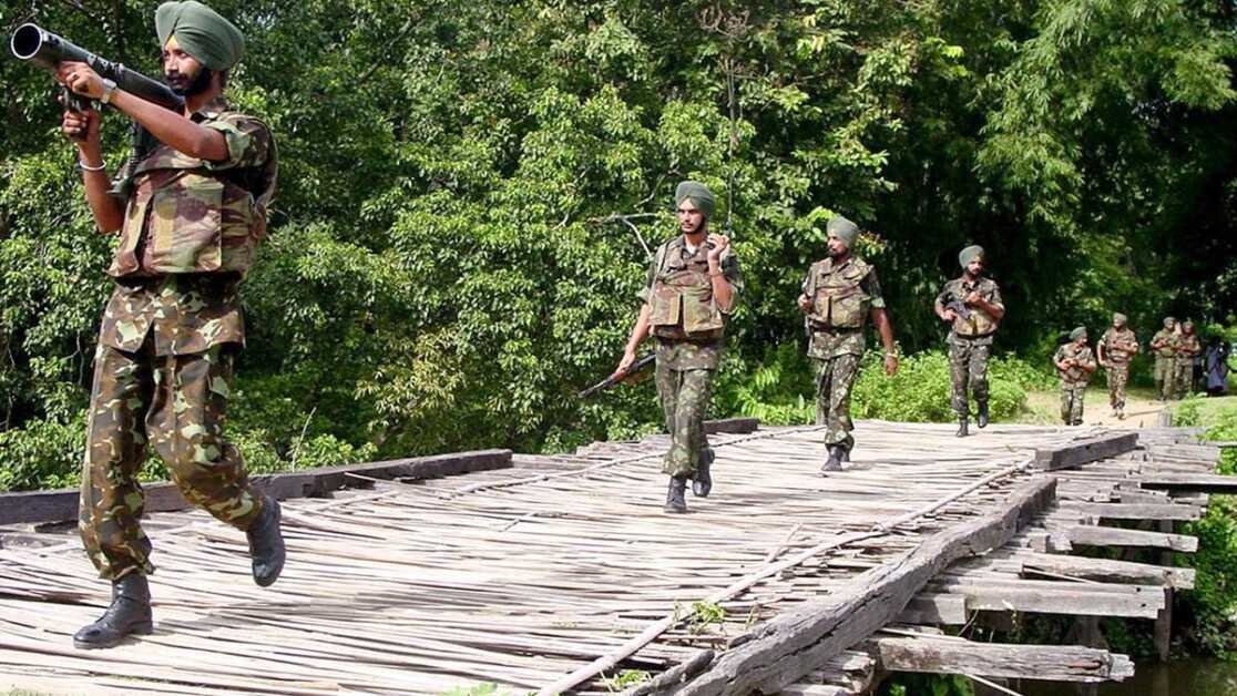 सेवानिवृत्त रक्षा अधिकारियों ने सिखों के लिए सुरक्षात्मक टोपी के प्रस्ताव का समर्थन किया