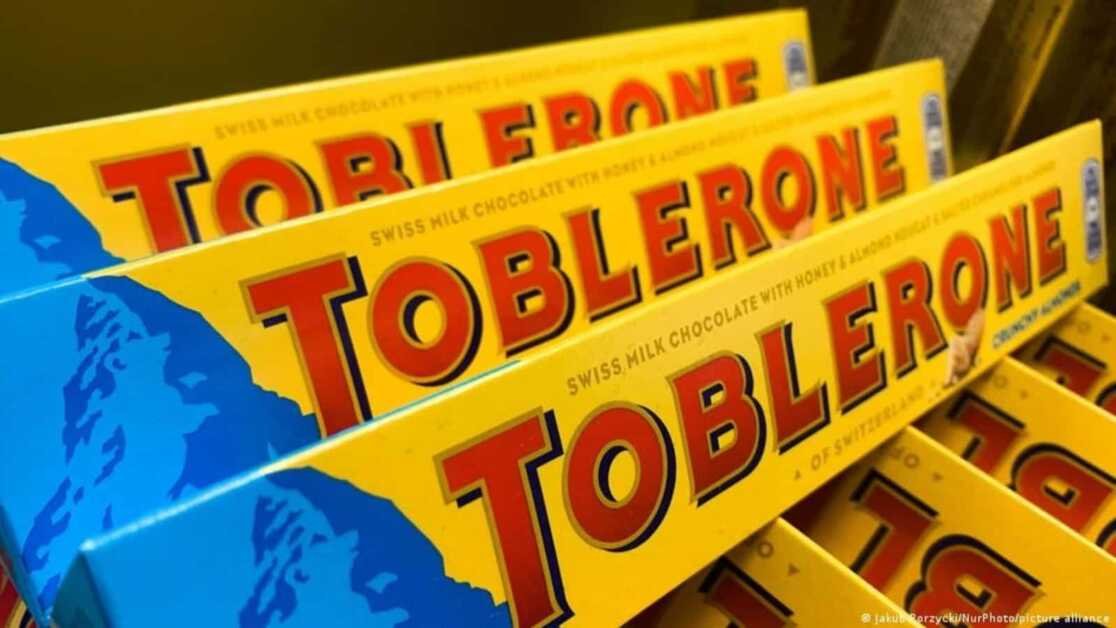 चॉकलेट ब्रांड Toblerone अपने लोगो के रूप में प्रतिष्ठित स्विस पर्वत का उपयोग करना बंद कर देगा।  उसकी वजह यहाँ है