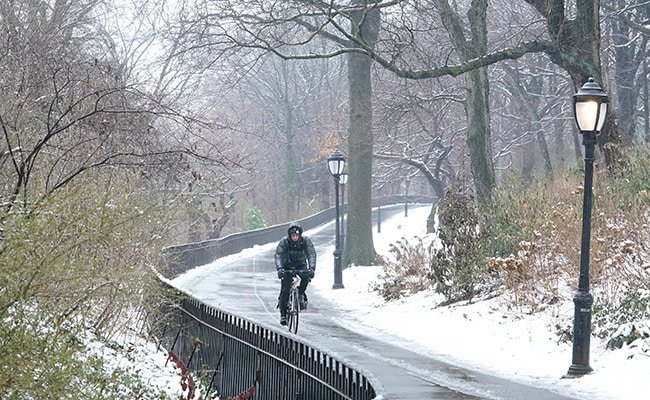 न्यूयॉर्क शहर असामान्य रूप से हल्के सर्दियों की सबसे बड़ी हिमपात देखता है