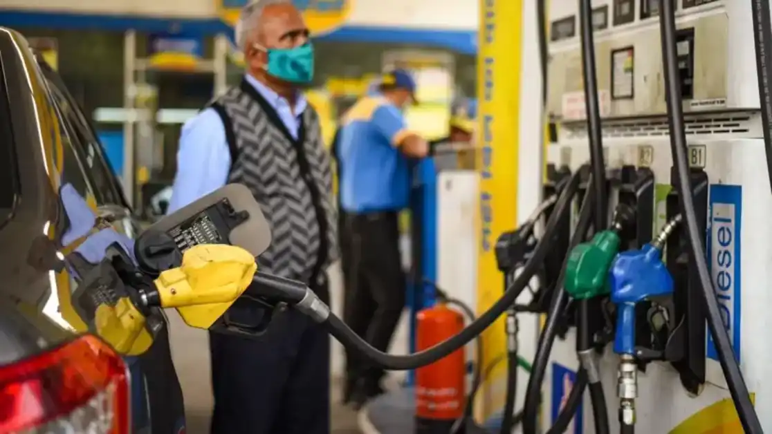 20 अप्रैल को पेट्रोल, डीजल की कीमतें: अपने शहर में नवीनतम दरों की जांच करें