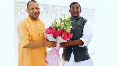 CM Yogi Adityanath meets to Governor of Sikkim.