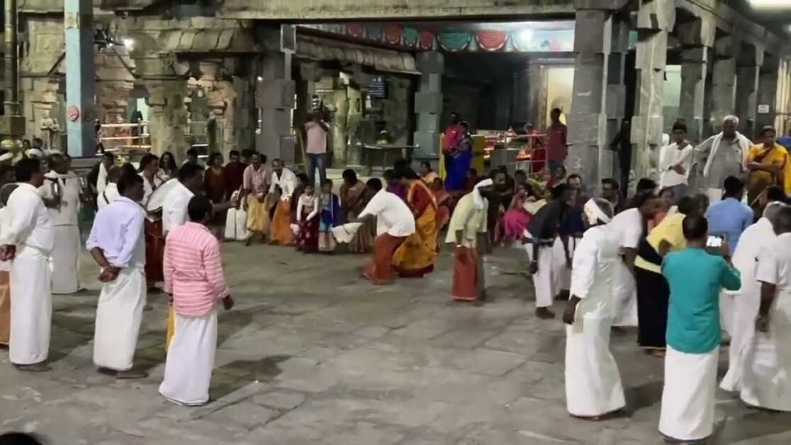 Badaga dance in Avinashi Lingeshwar Temple