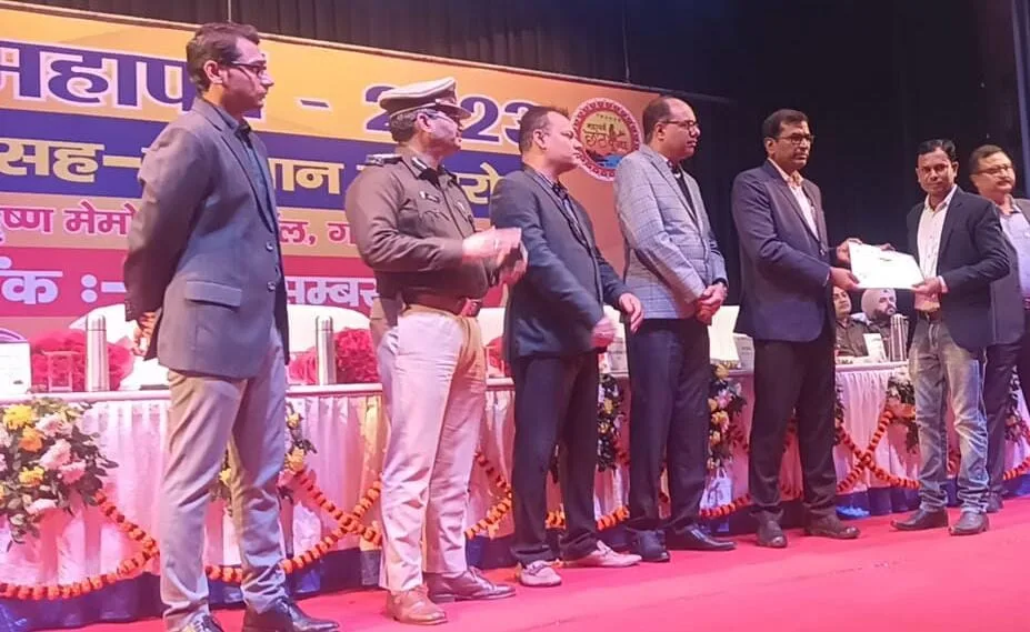 आयुक्त पटना प्रमंडल ने नेशन टूडे 24 के संपादक मो० मंजर सुलेमान को किया सम्मानित